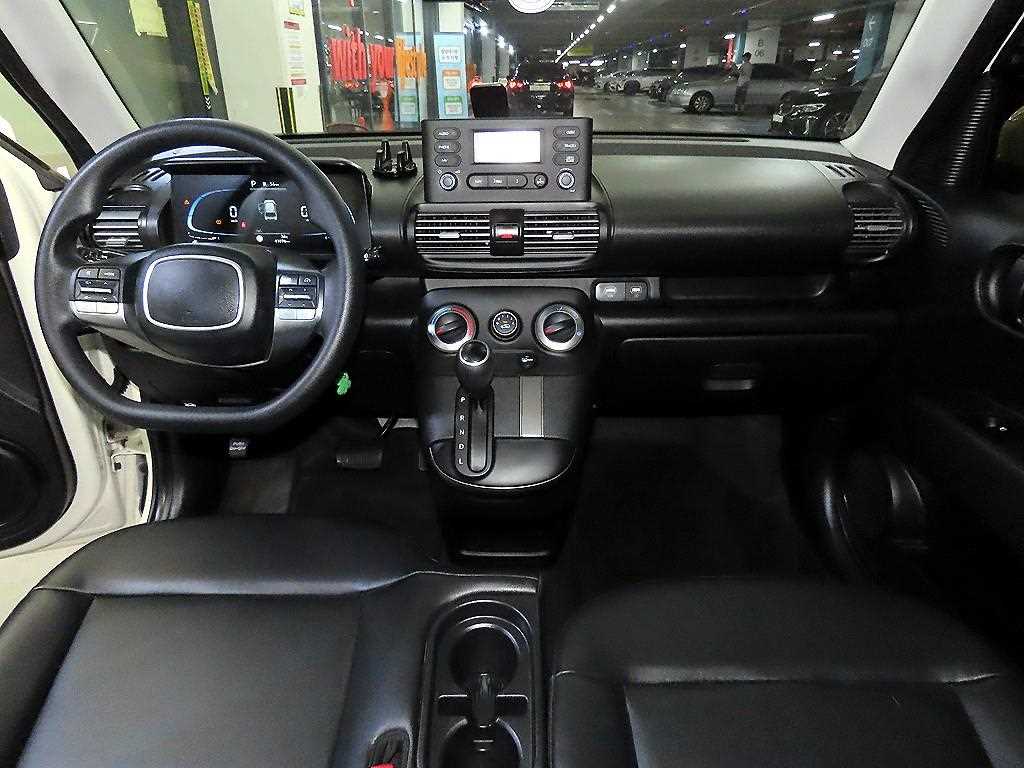 HYUNDAI Casper - Vista 12