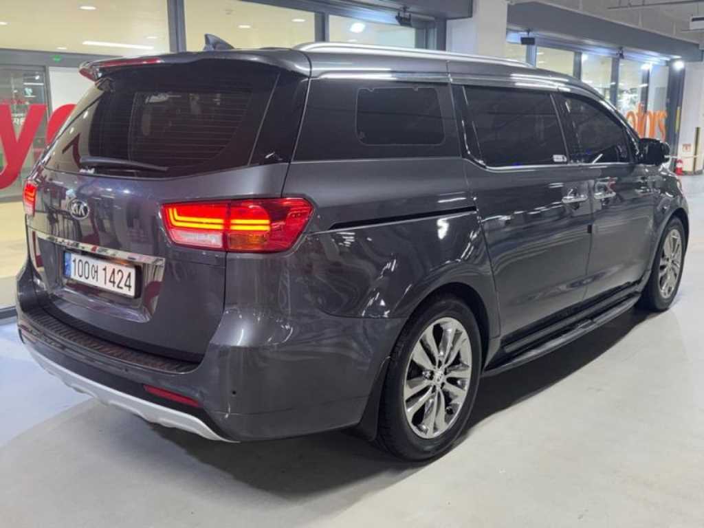 KIA Carnival - Vista 6