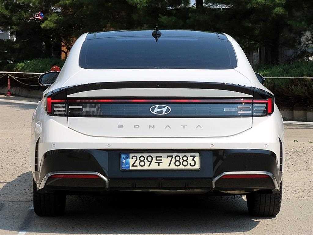 HYUNDAI Sonata - Vista 6