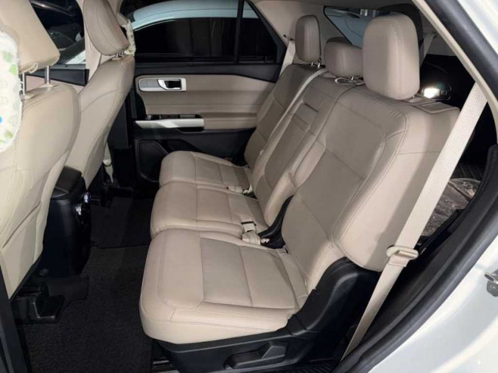 Ford Explorer - Vista 9