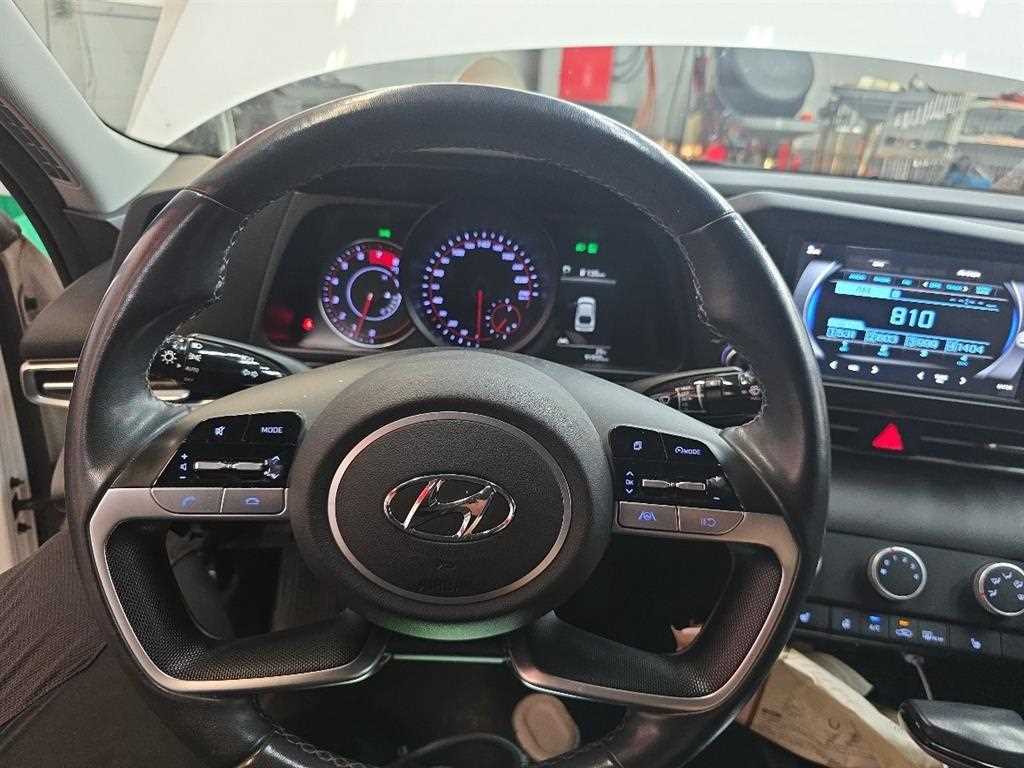 HYUNDAI Avante - Vista 6