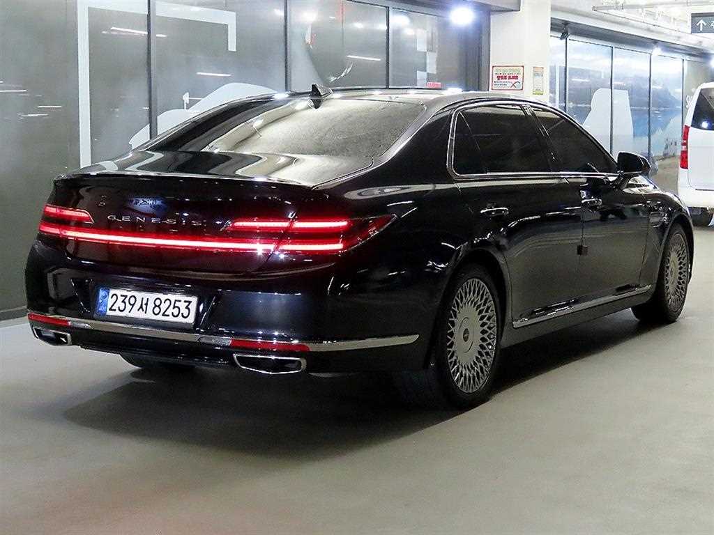 Genesis G90 - Vista 7