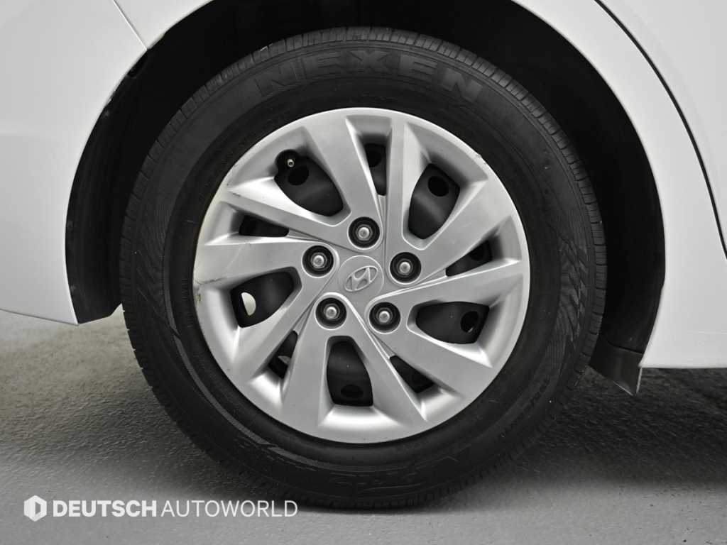 HYUNDAI Avante - Vista 7