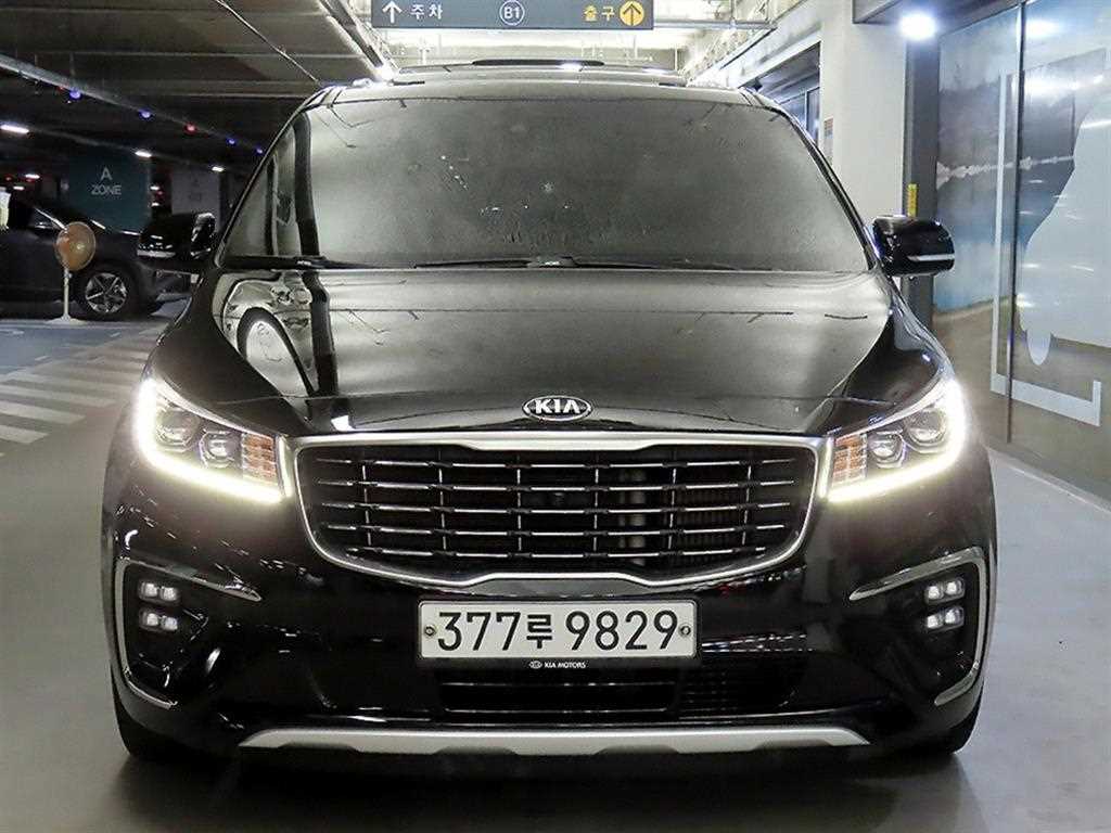 KIA Carnival - Vista 2