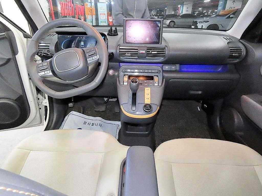 HYUNDAI Casper - Vista 11