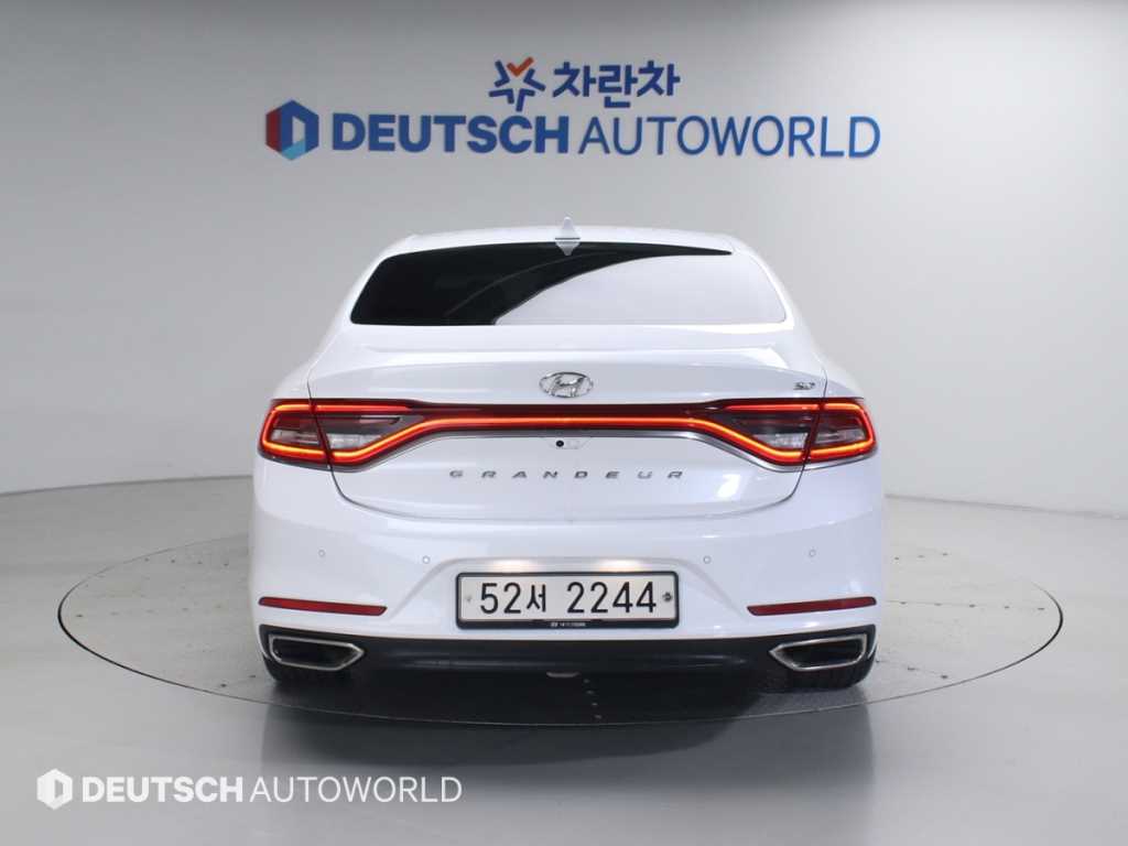 HYUNDAI Grandeur - Vista 6