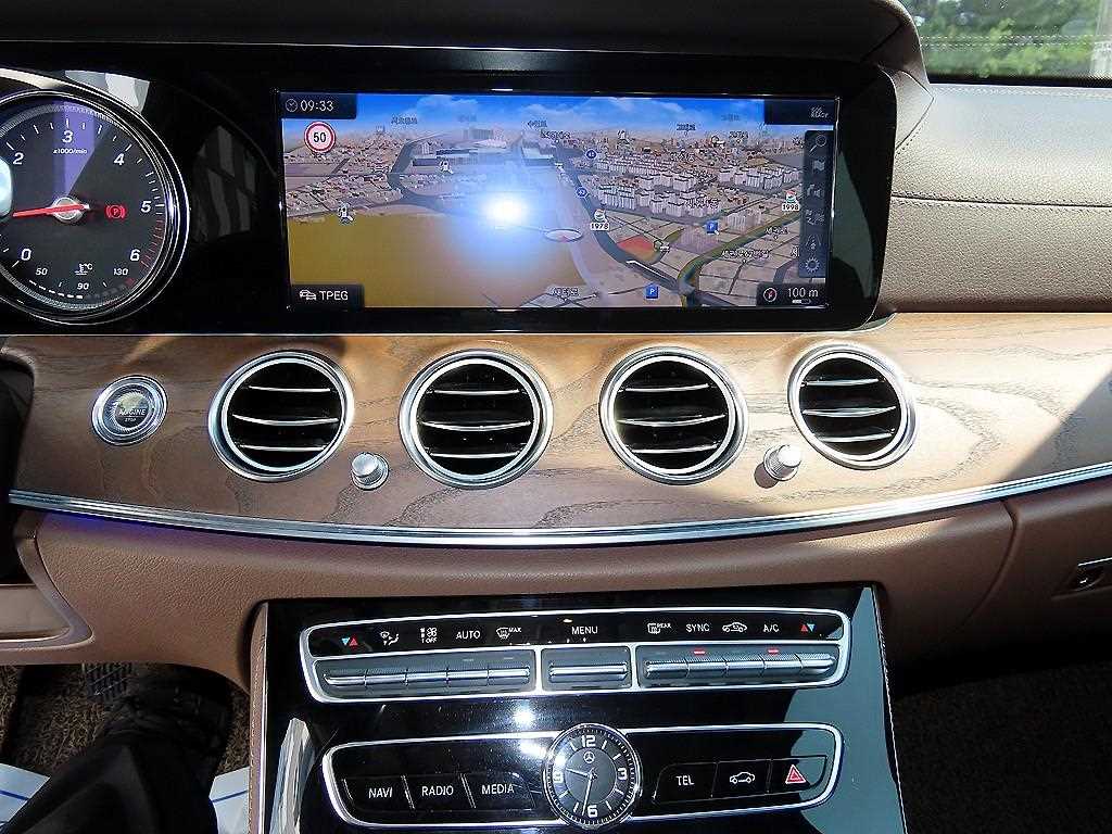 Mercedes Benz E class 2019 Negro - Importación desde Corea - HF Imports Iquique - Foto 17