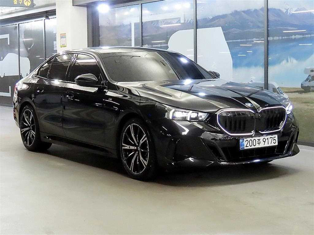 BMW 5 Series 2025 Negro - Importación desde Corea - HF Imports Iquique - Foto 1