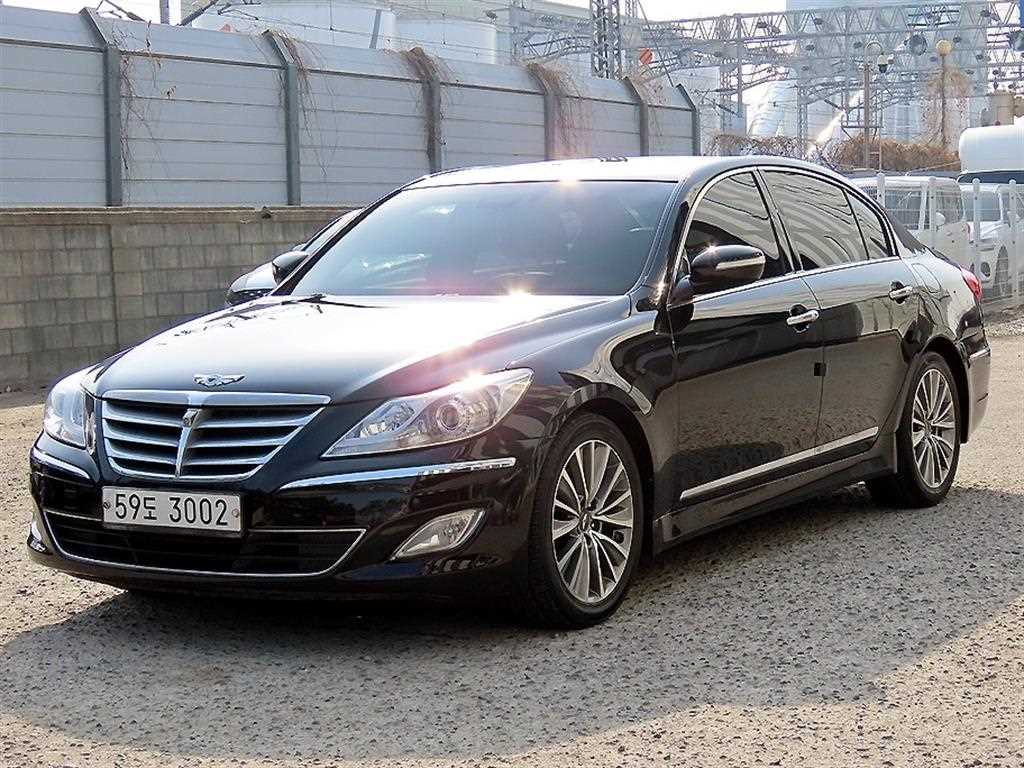 HYUNDAI Genesis - Vista 2