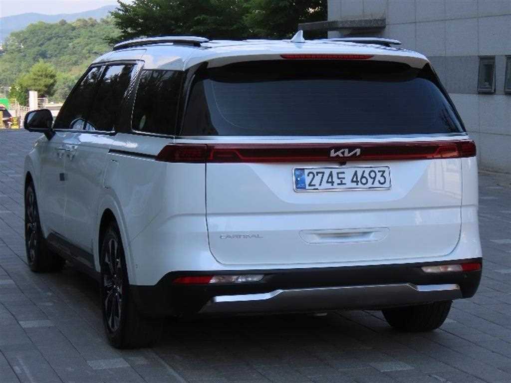 KIA Carnival - Vista 6