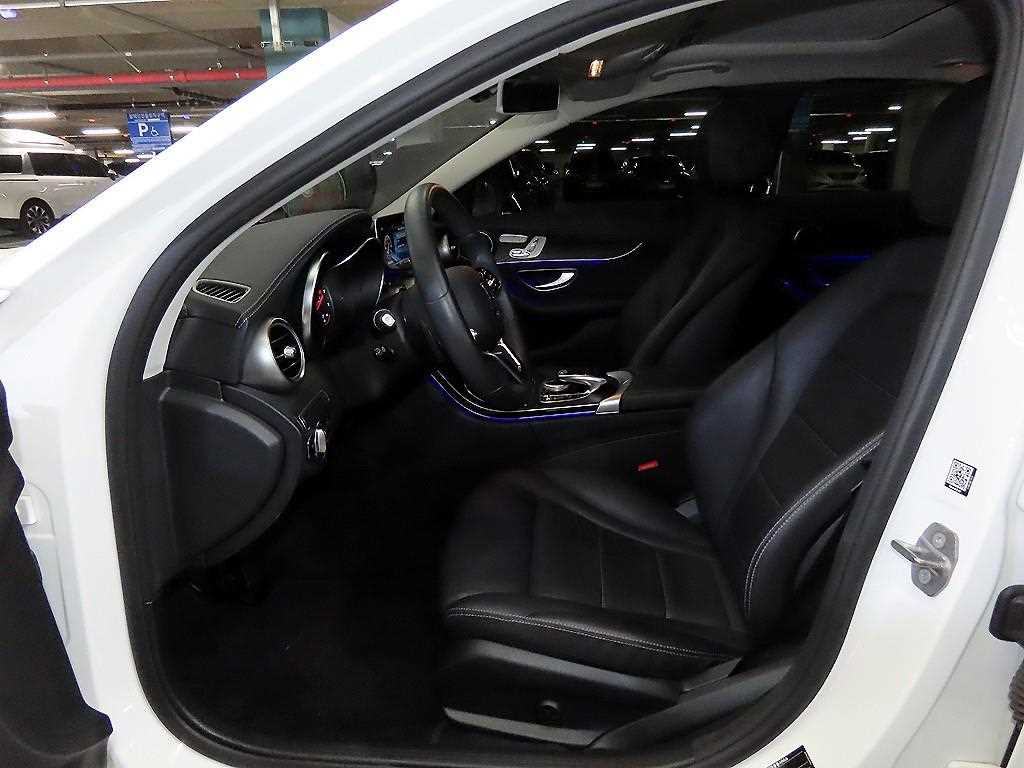 Mercedes Benz C Class - Vista 8
