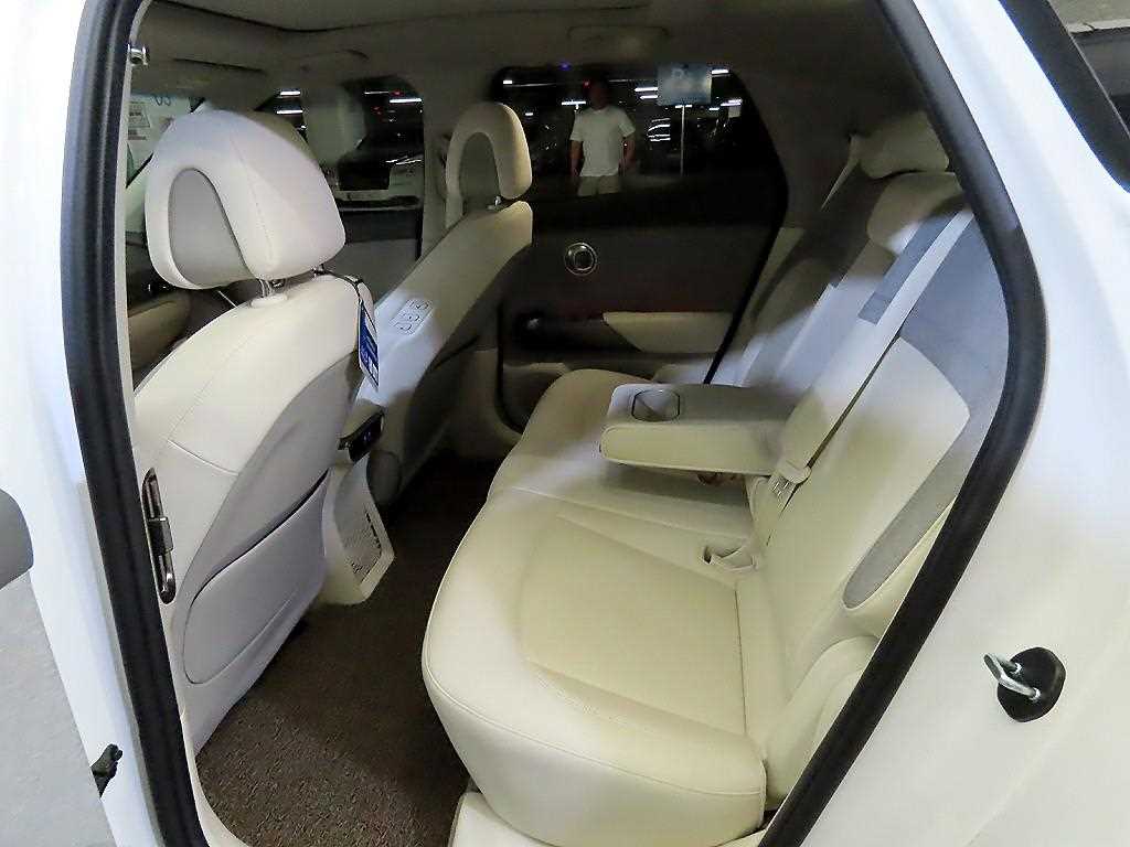 Genesis GV60 - Vista 9