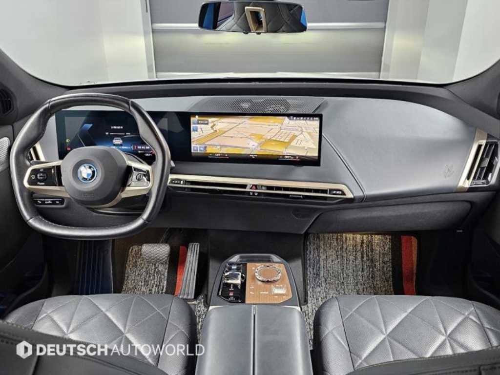 BMW iX - Vista 9