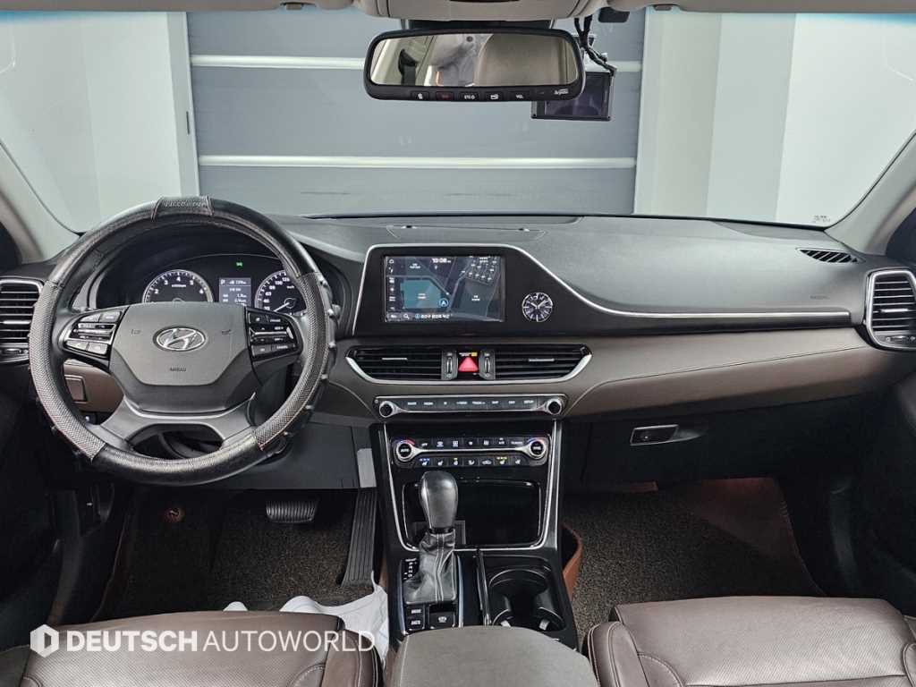 HYUNDAI Grandeur - Vista 9