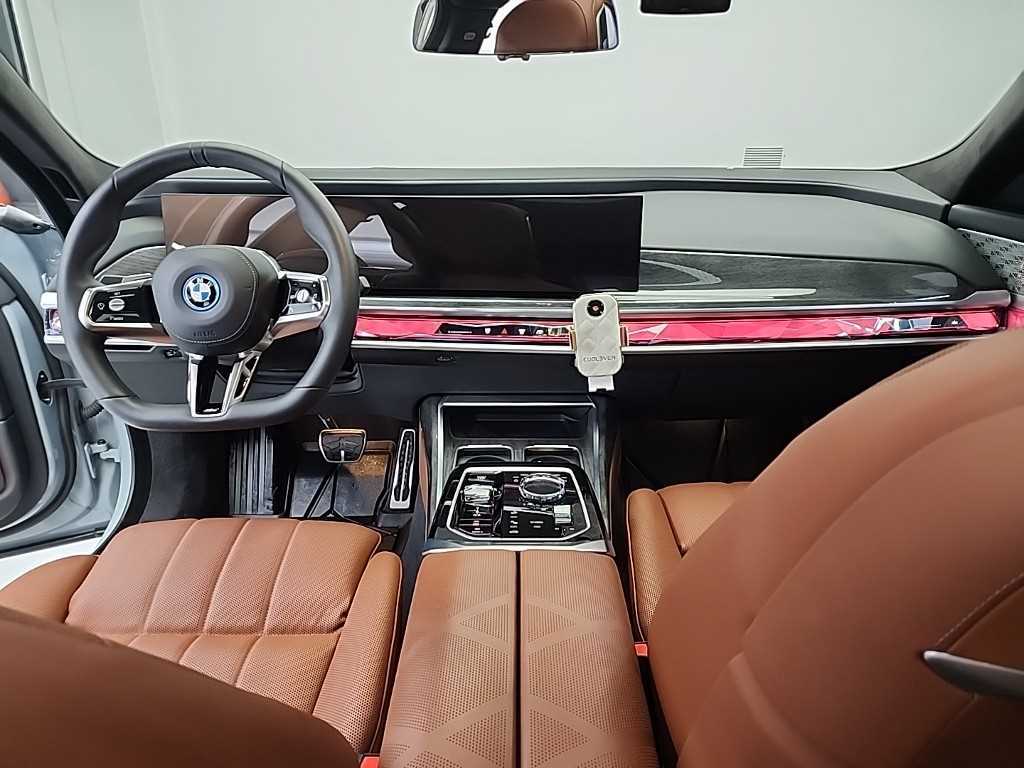 BMW i7 - Vista 9