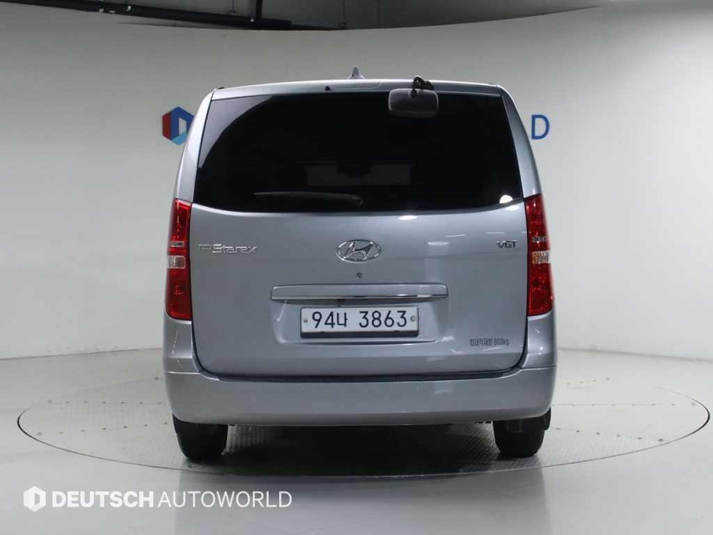 HYUNDAI Starex - Vista 6