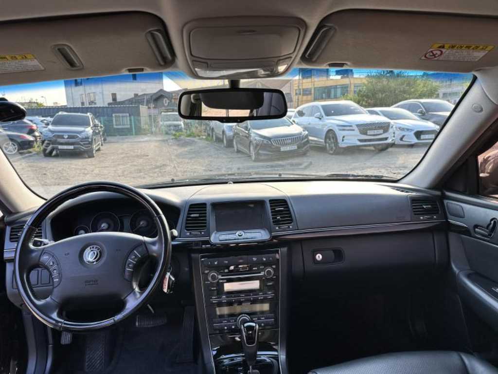 KIA Opirus - Vista 12