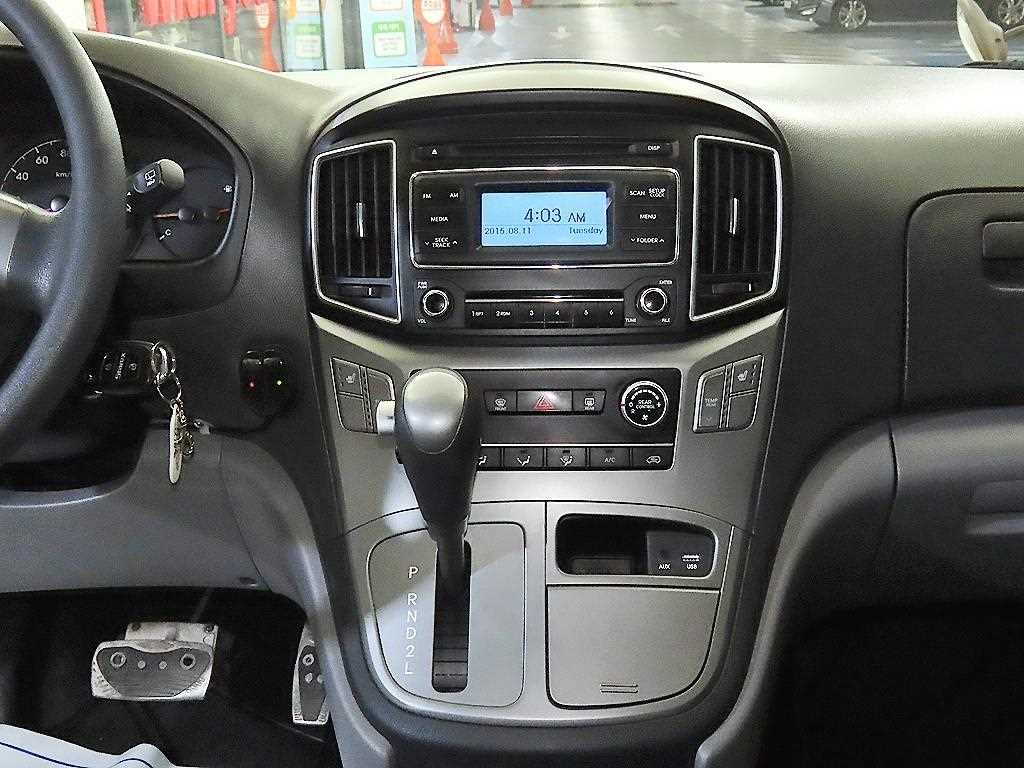 HYUNDAI Starex 2018 Amarillo - Importación desde Corea - HF Imports Iquique - Foto 13