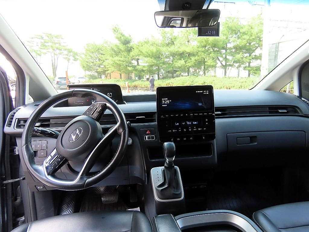 HYUNDAI Staria - Vista 9