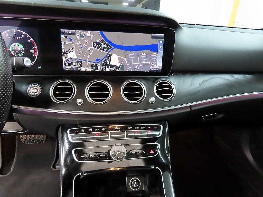 Mercedes Benz E class 2016 Plateado - Importación desde Corea - HF Imports Iquique - Foto 16