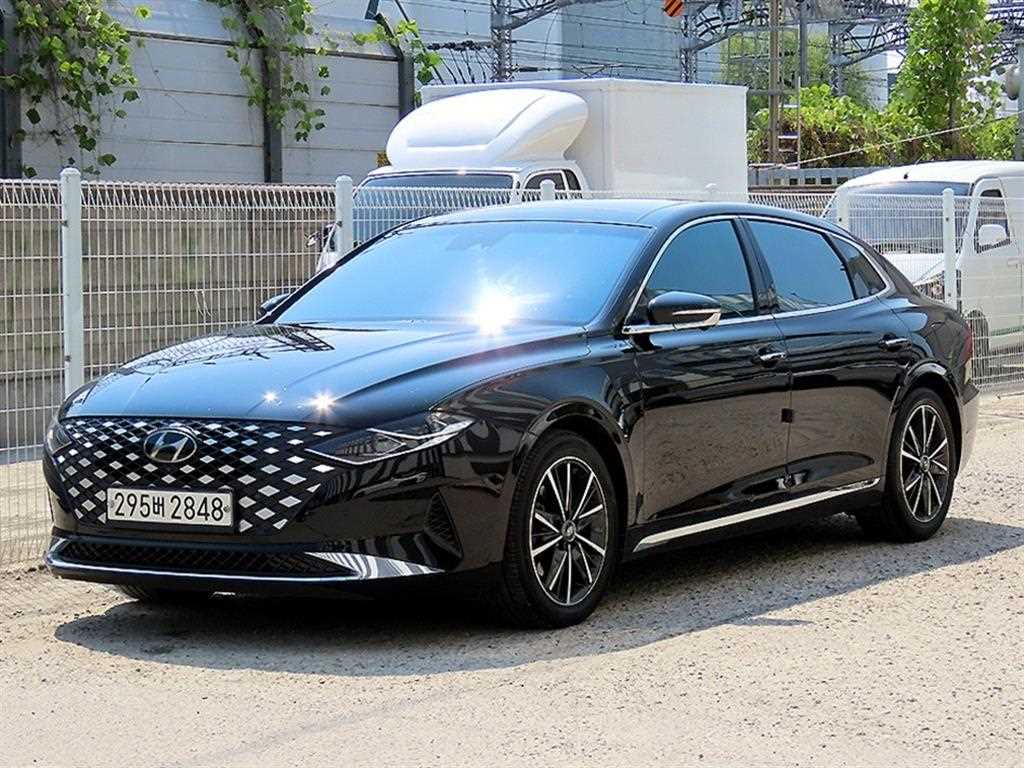 HYUNDAI Grandeur - Vista 2
