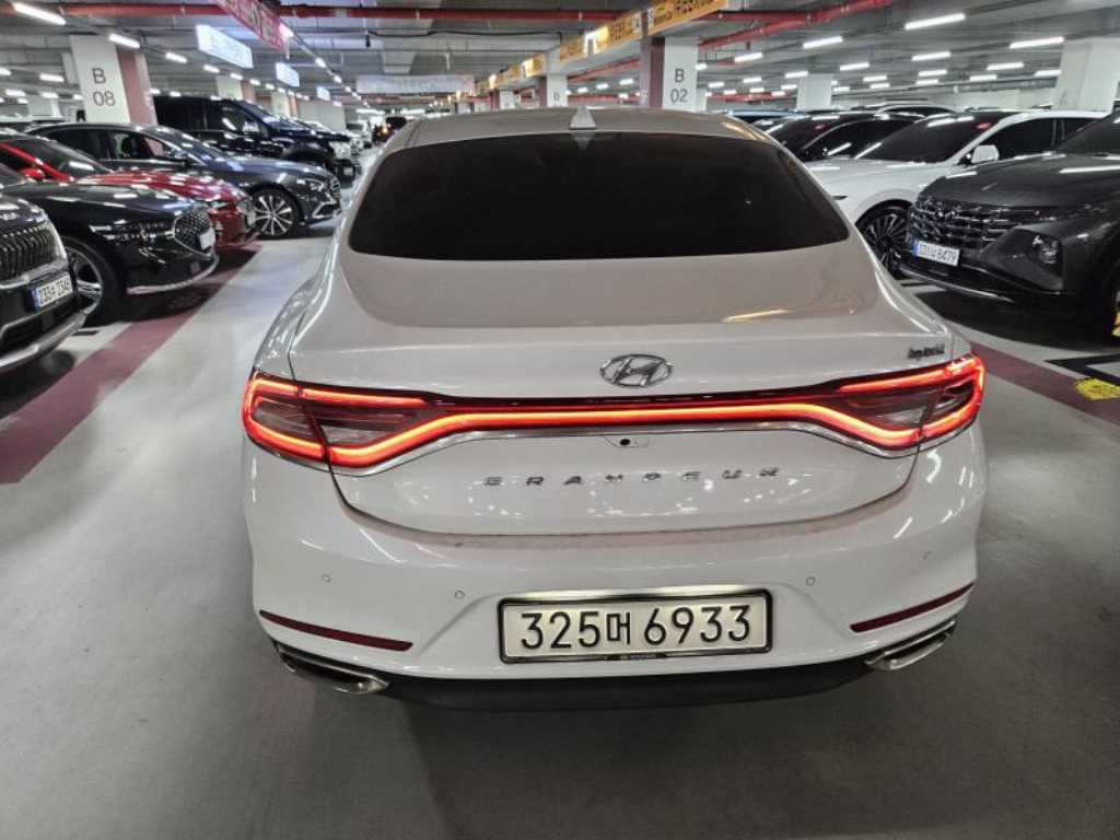 HYUNDAI Grandeur - Vista 2