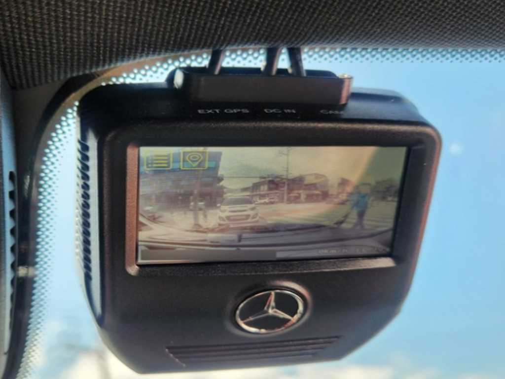 Mercedes Benz E class - Vista 9