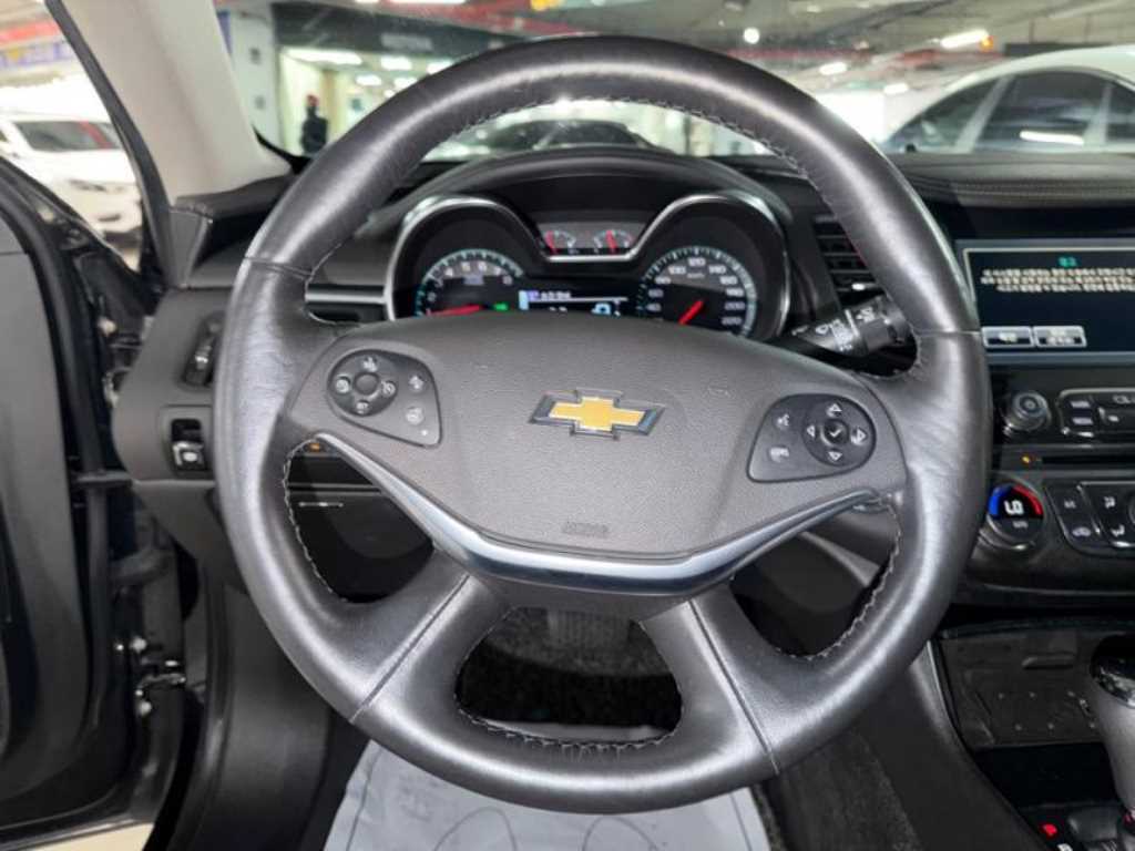 Chevrolet Impala - Vista 10