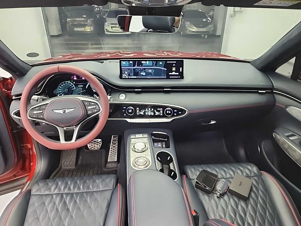 Genesis GV70 - Vista 8