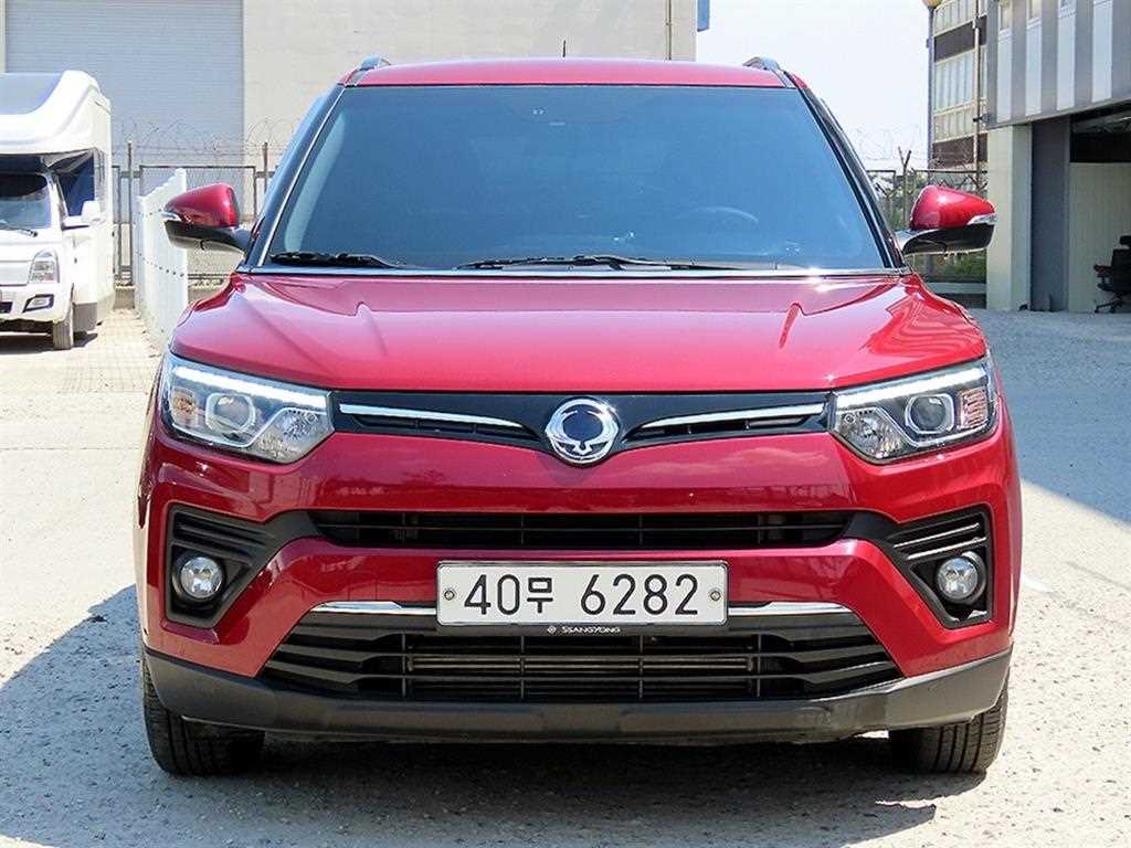 Ssangyong Tivoli 2019 Rojo - Importación desde Corea - HF Imports Iquique - Foto 1