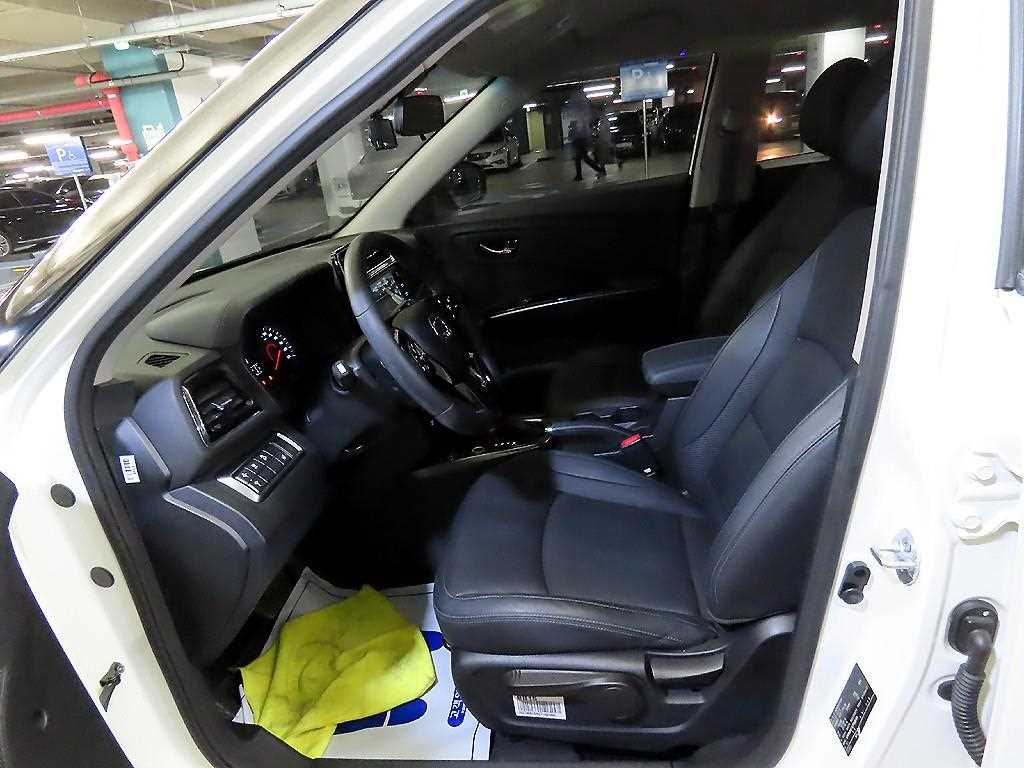 Ssangyong Tivoli - Vista 8