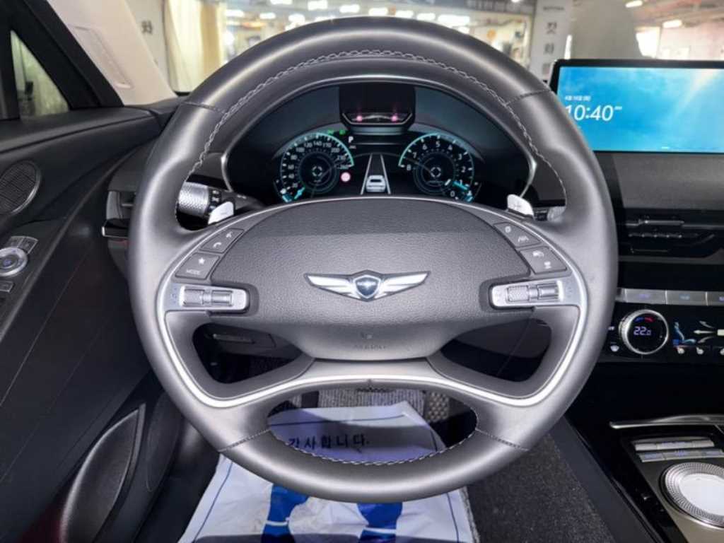 Genesis G80 - Vista 10