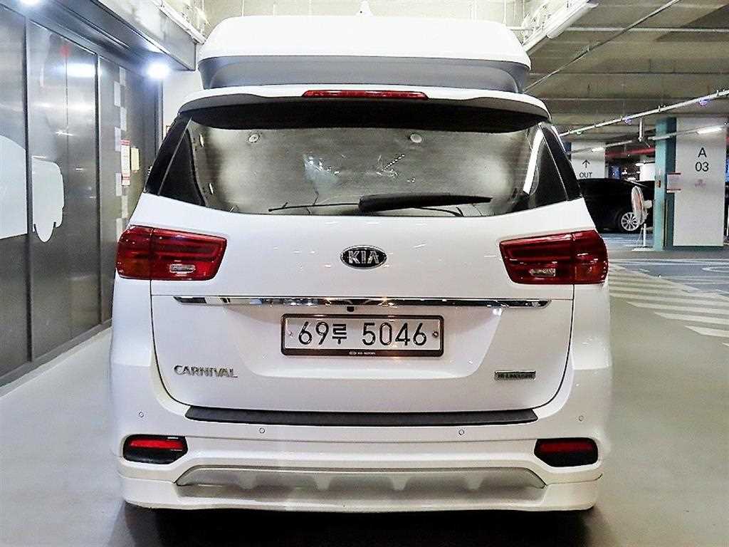 KIA Carnival - Vista 7