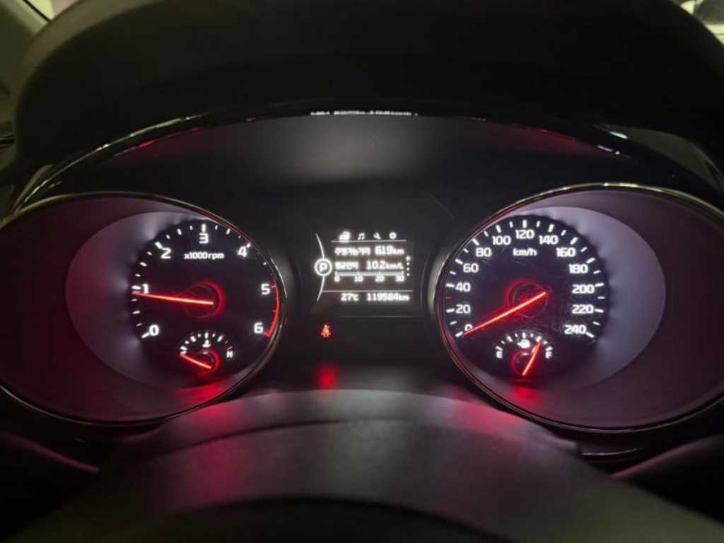 KIA Carnival - Vista 11