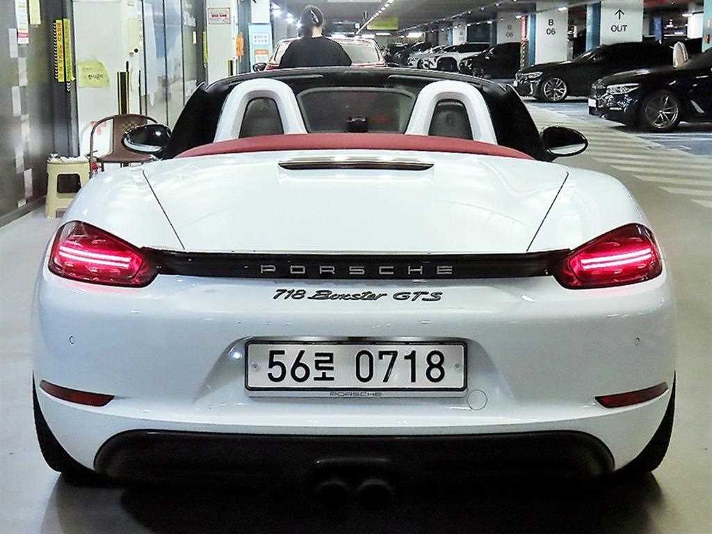 Porsche 718 - Vista 12