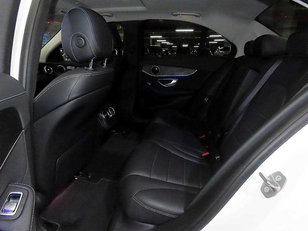 Mercedes Benz C Class - Vista 9