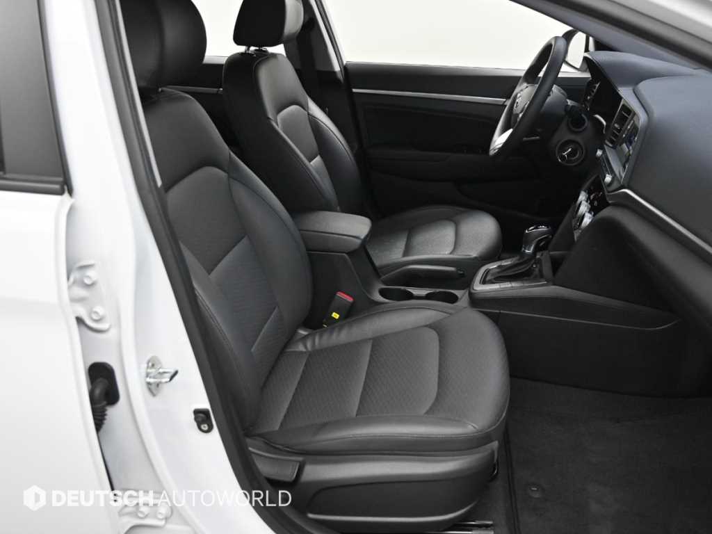 HYUNDAI Avante - Vista 12