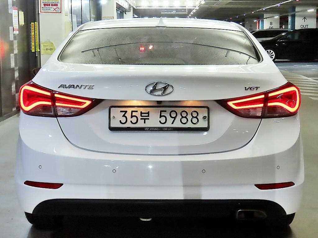 HYUNDAI Avante - Vista 7