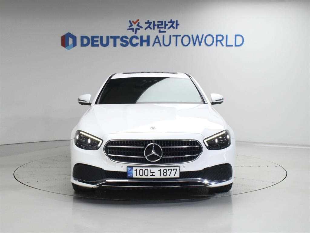Mercedes Benz E class - Vista 3