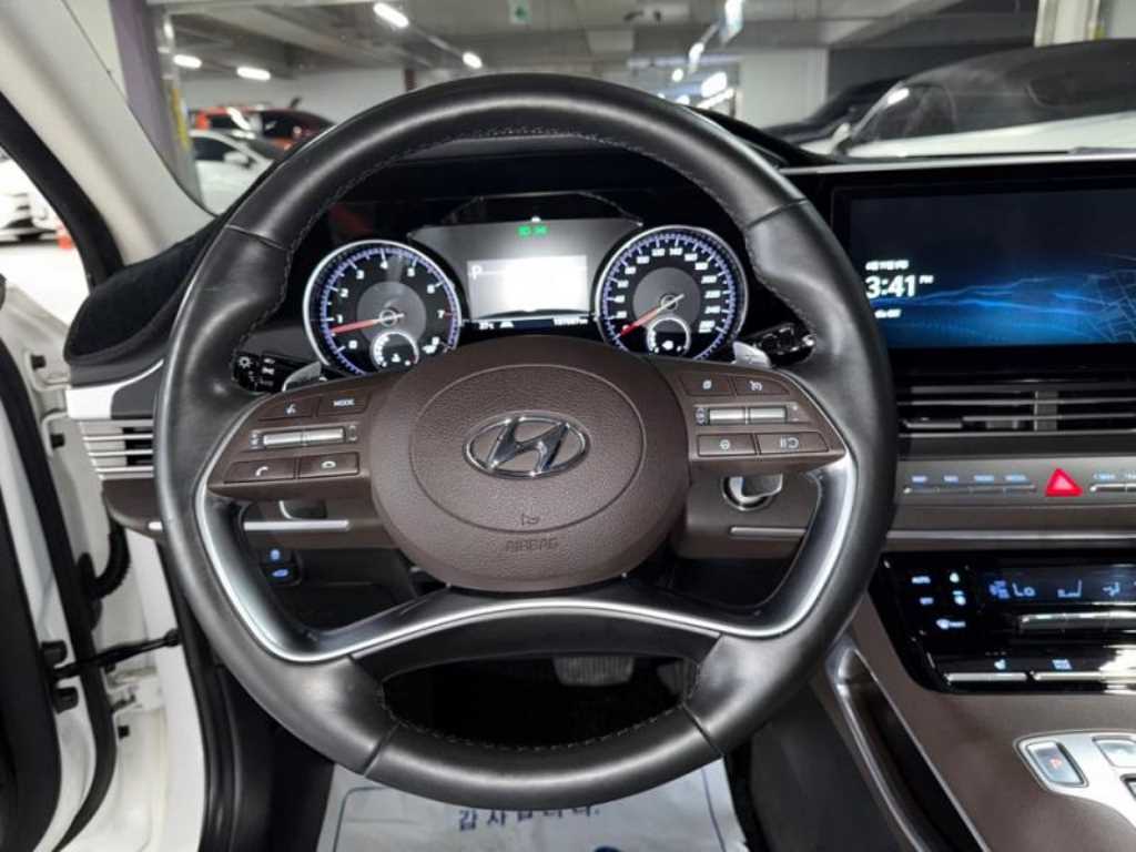 HYUNDAI Grandeur - Vista 10