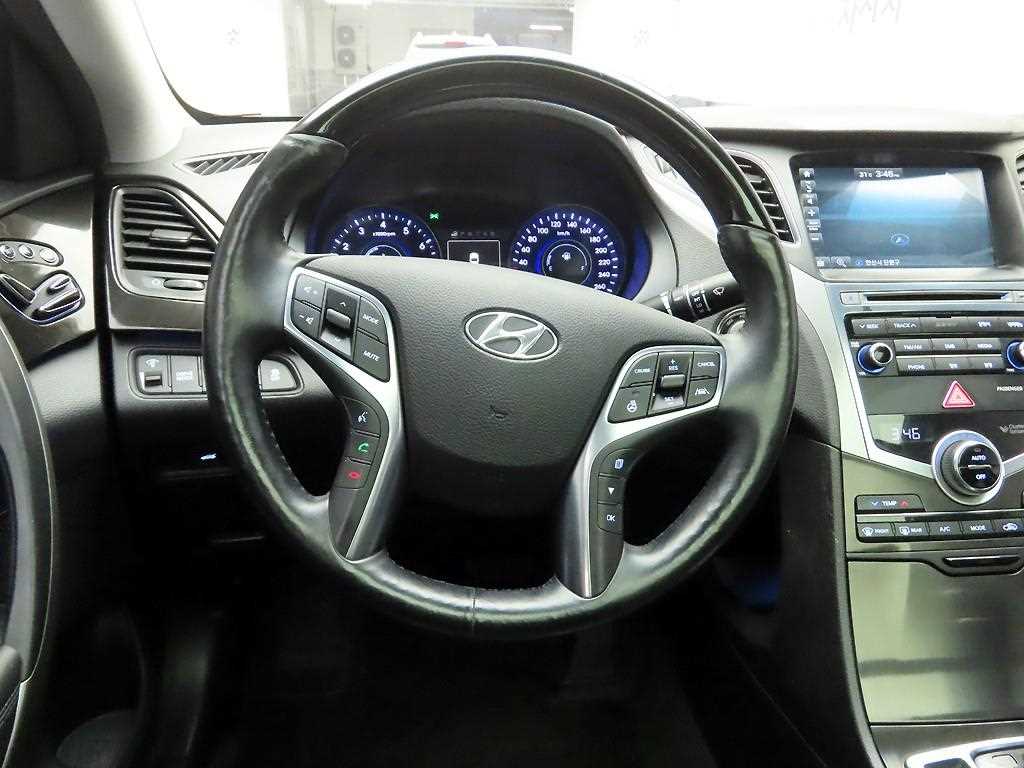 HYUNDAI Grandeur - Vista 10