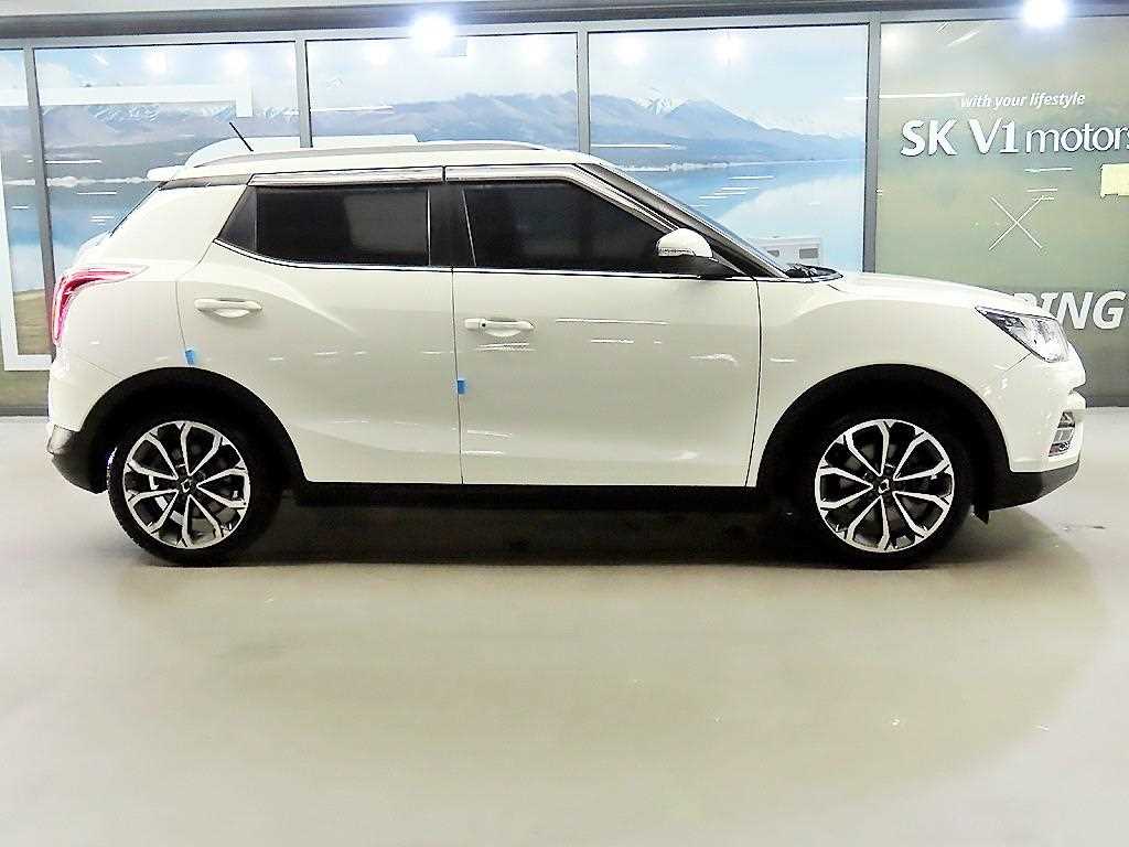 Ssangyong Tivoli - Vista 3