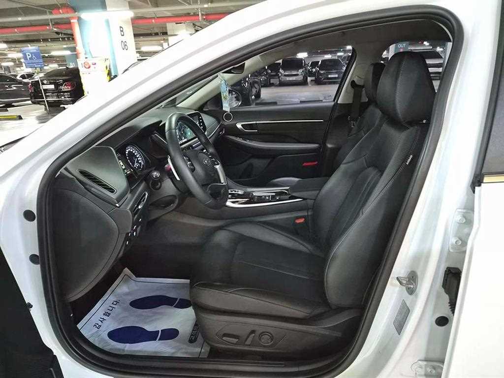 HYUNDAI Sonata - Vista 8