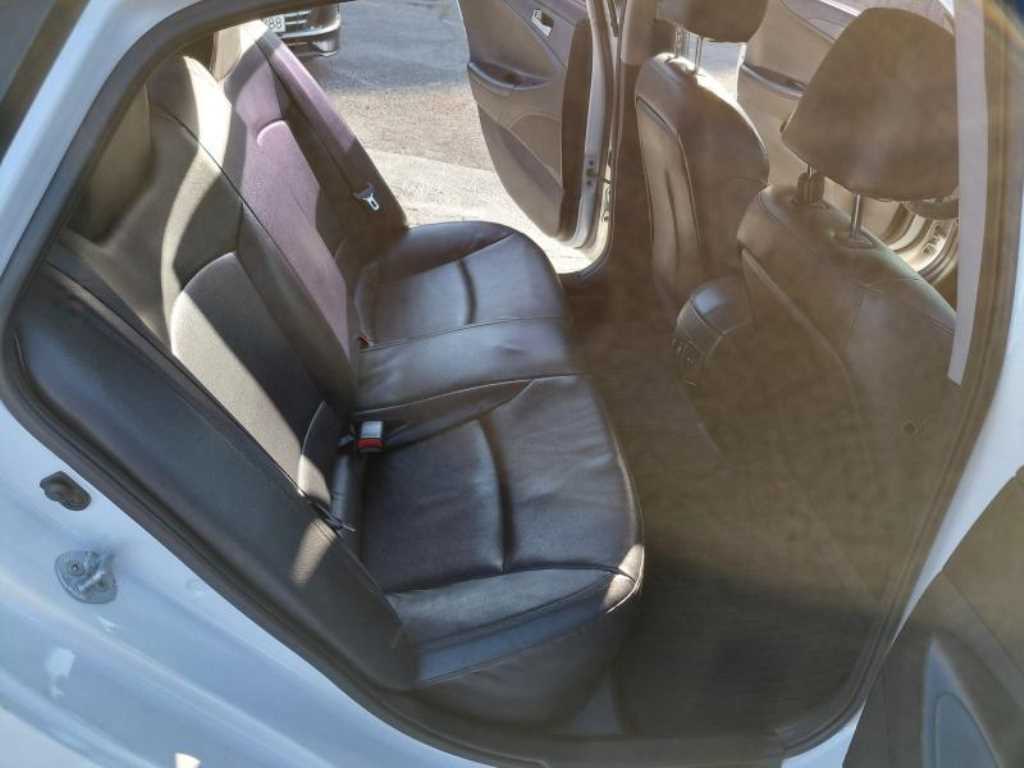 HYUNDAI Sonata - Vista 8