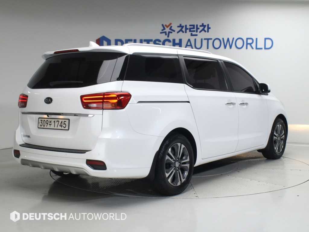 KIA Carnival - Vista 2