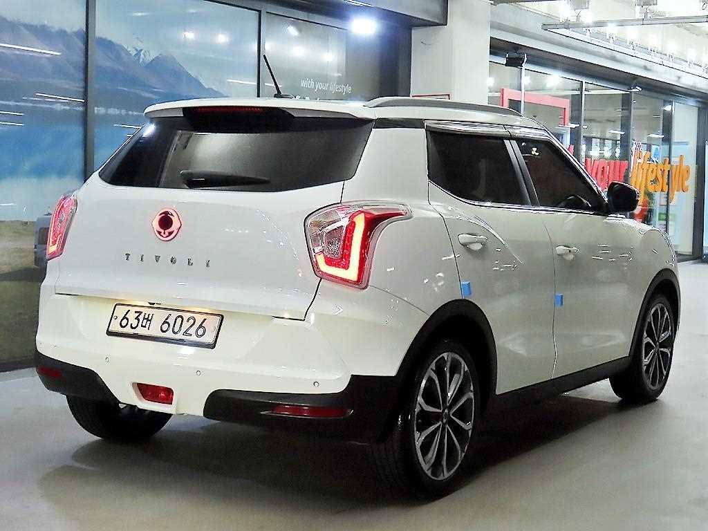 Ssangyong Tivoli - Vista 6