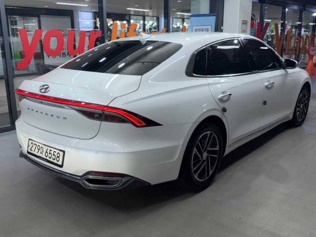 HYUNDAI Grandeur - Vista 6