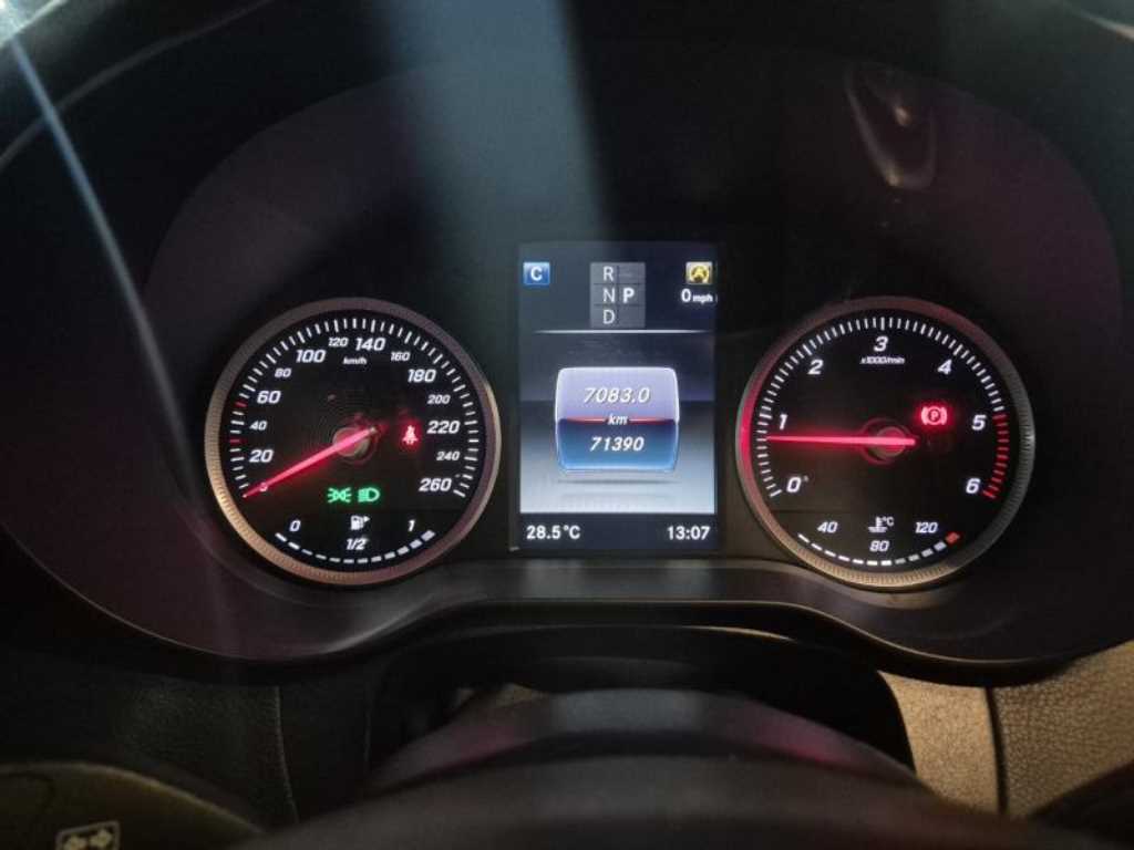 Mercedes Benz GLC Class - Vista 8