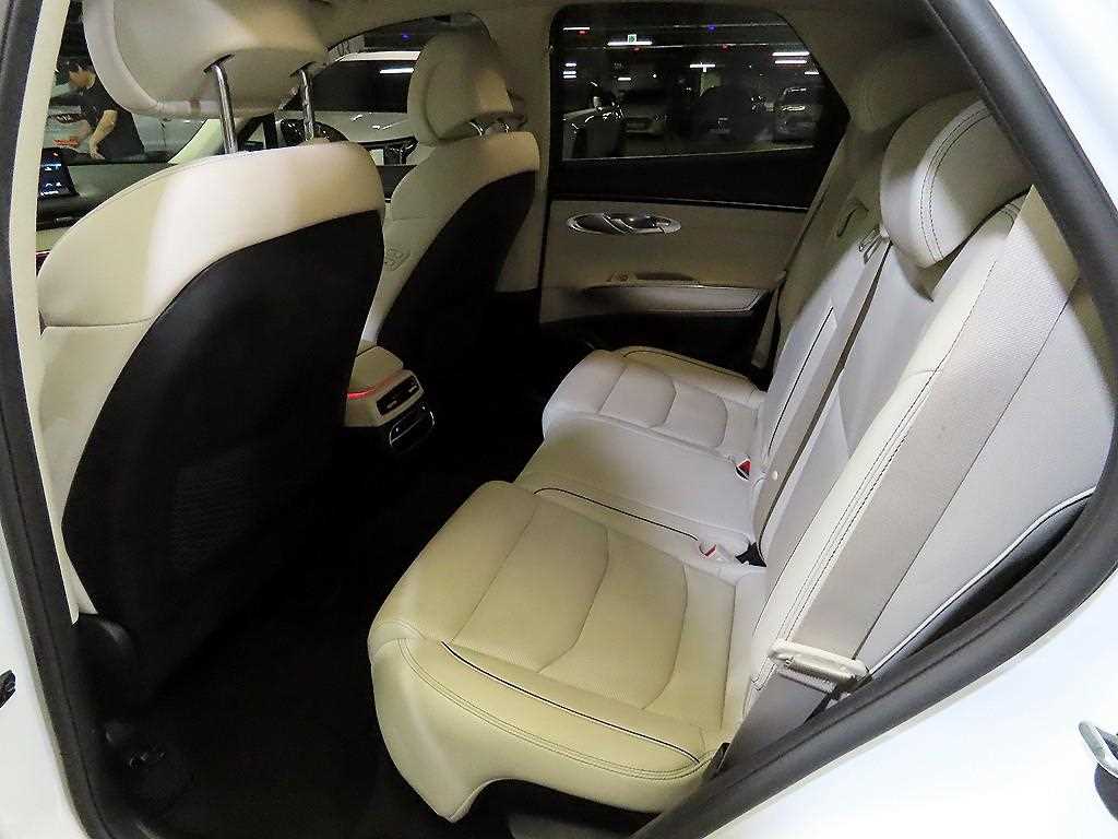 Genesis GV70 - Vista 10