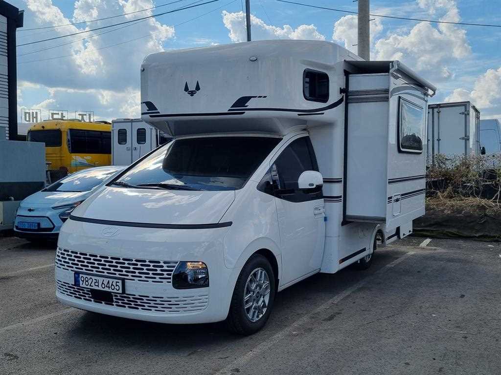 HYUNDAI Staria - Vista 3
